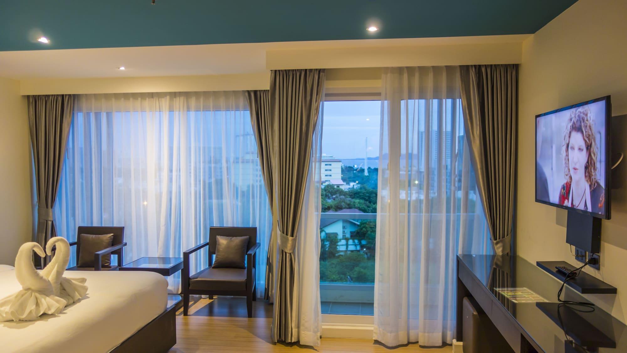 Unique Regency Pattaya Hotel Екстериор снимка