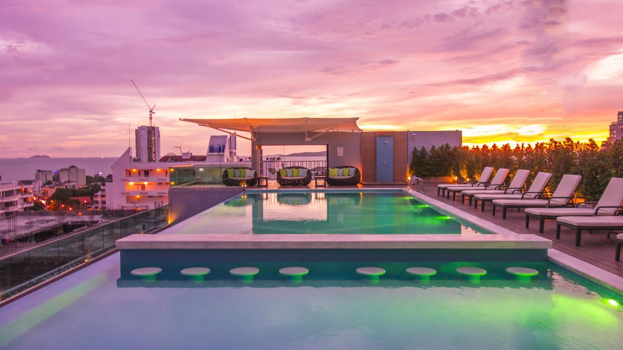 Unique Regency Pattaya Hotel Екстериор снимка